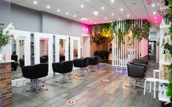 Mercado da Beleza no Brasil: Como se Tornar um Profissional de Sucesso em 2026