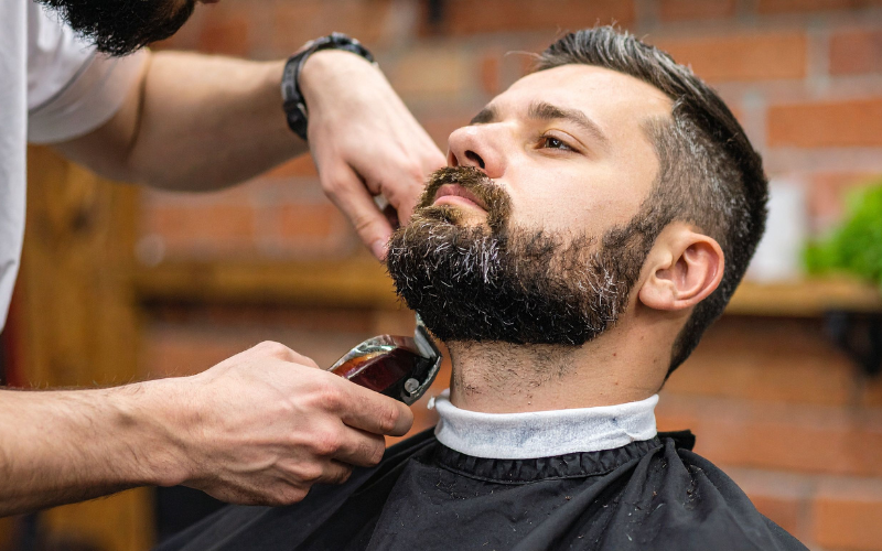 Barbeiro: Como Entrar no Mercado de Barbearia e Faturar Alto em 2026